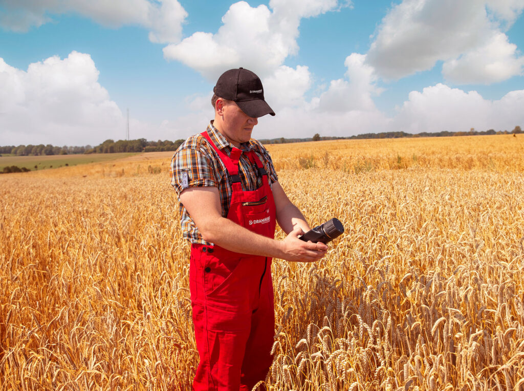 Draminski-TwistGrain-pro-wilgotnosciomierz-idealny-do-pracy-w-polu