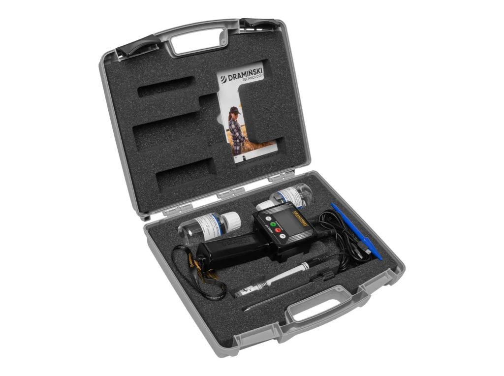 Zestaw zawiera urządzenie, sondy oraz bufory do kalibracji